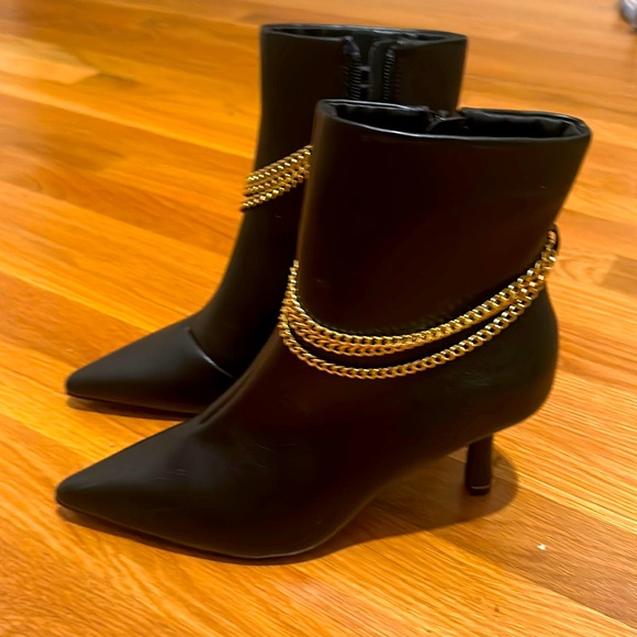 Black booties size 8.5. New without box - Picture 1 of 4